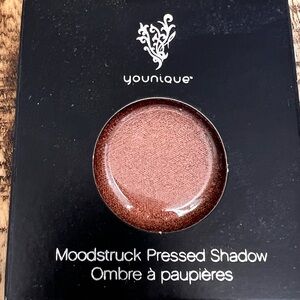 YOUNIQUE Moodstruck Pressed Shadow - Manipulative w/single compact
